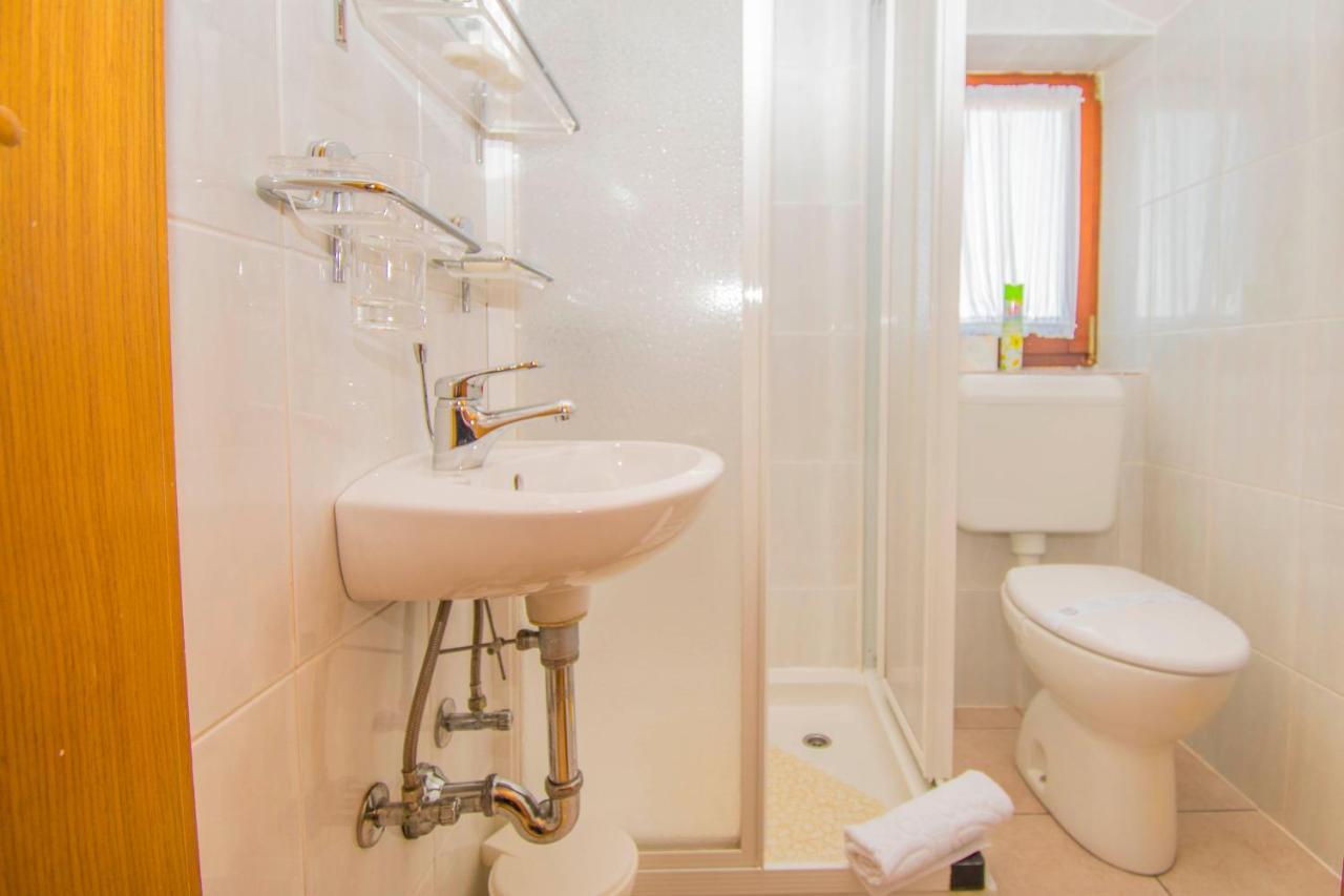 Apartments Punta & Vista In Krk Đảo Krk Ngoại thất bức ảnh
