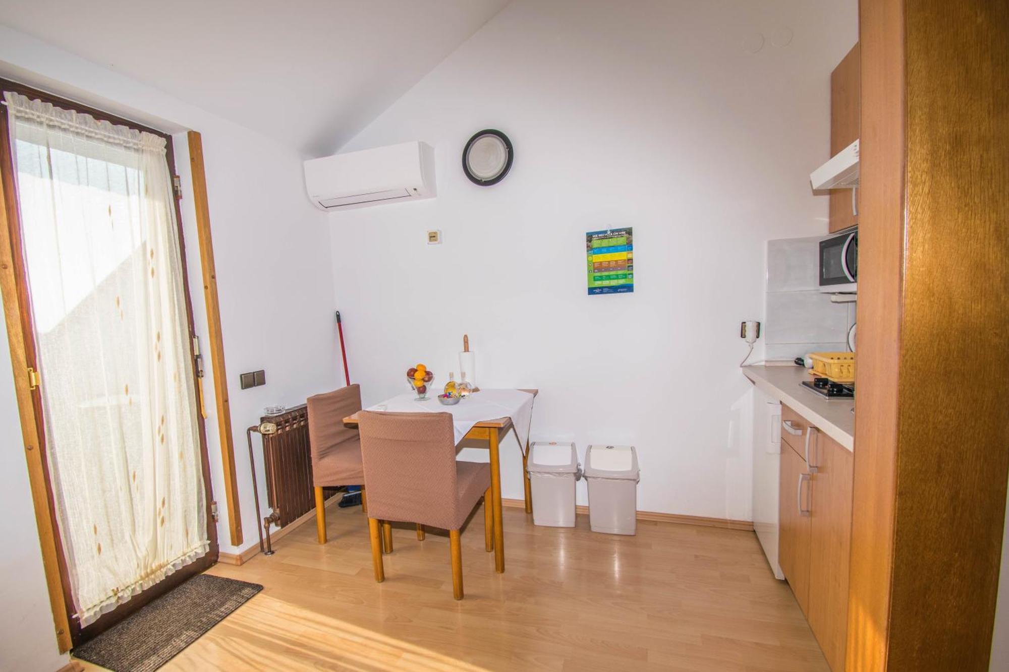 Apartments Punta & Vista In Krk Đảo Krk Ngoại thất bức ảnh