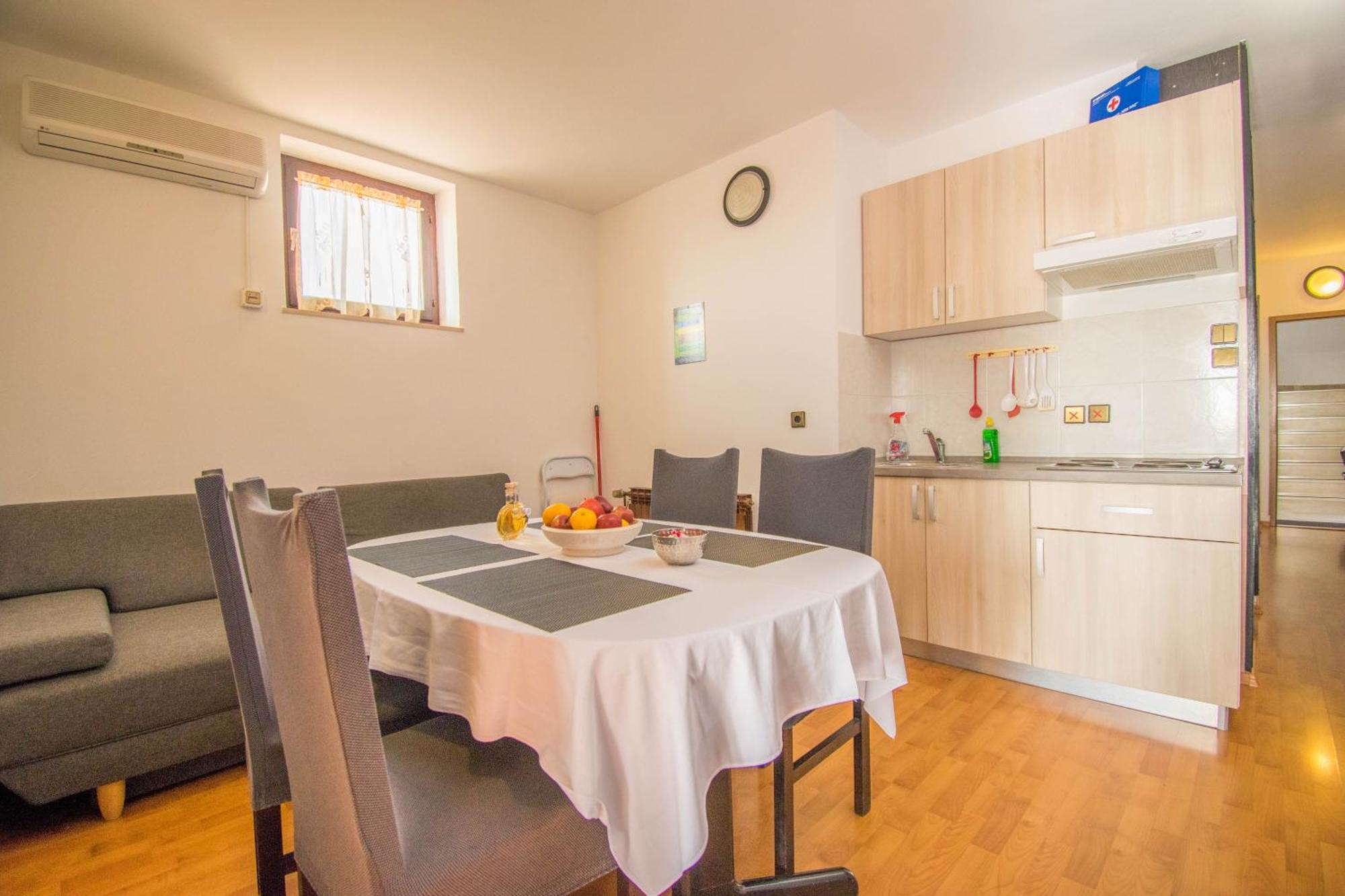 Apartments Punta & Vista In Krk Đảo Krk Ngoại thất bức ảnh